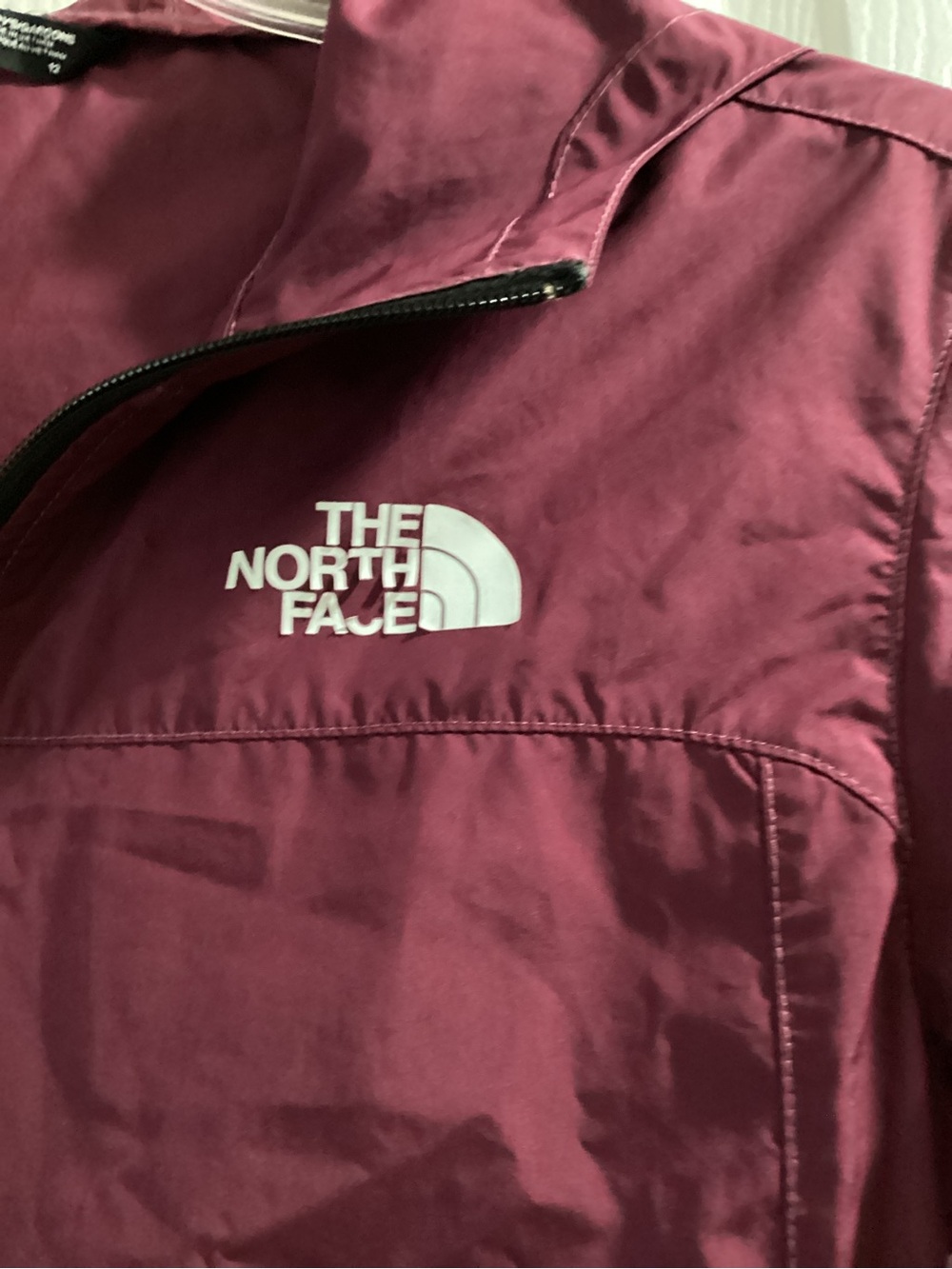 The North Face Kids Burgundy Hooded Raincoat - Picture 3 of 9